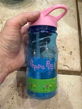 Peppa Pig Blue Bottle with Pink Handle Lid
